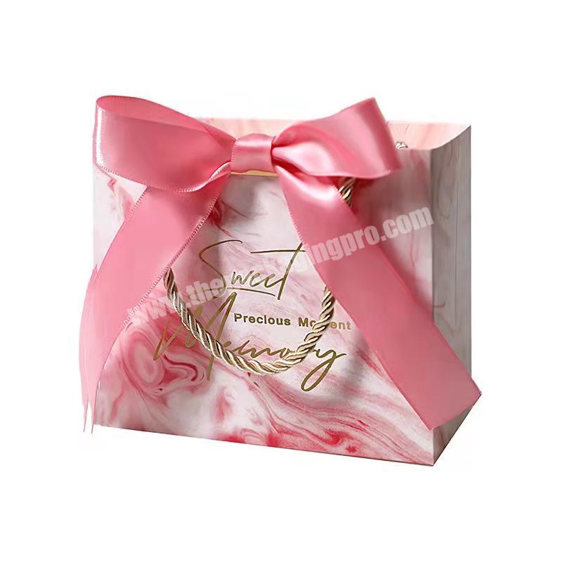 Small wedding favors decoration paper bag custom gold foil logo printing paper box packaging gift bags with handle