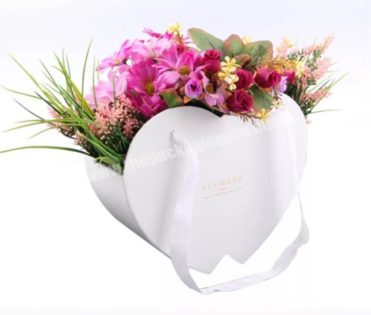 White Rigid Gift Box Handle Basket  Bouquet Packaging Portable Clear Acrylic Box Logo Custom Cardboard Flower Boxes Heart Shaped