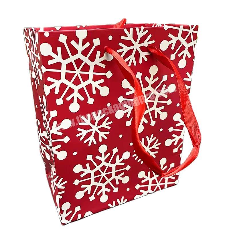 Wholesale Custom Elegant Christmas Patterns Design Paper Gift Bag Decoration Paper Bags For Celebrate Christmas Gift Packing