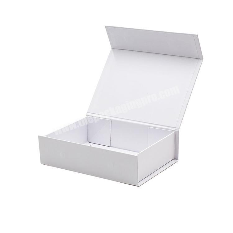 17.5*12.5*5cm black and white pink cardboard magnetic folding gift box packaging