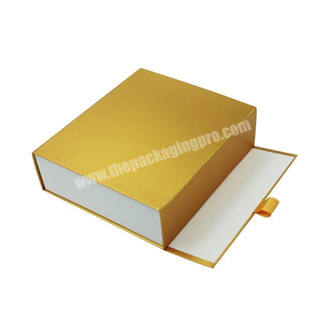 China Customized Recycled Folding Gold Paper Box Packaging, Foldable Rigid Magnetic Closure Cardboard Gift Boxes For Sale