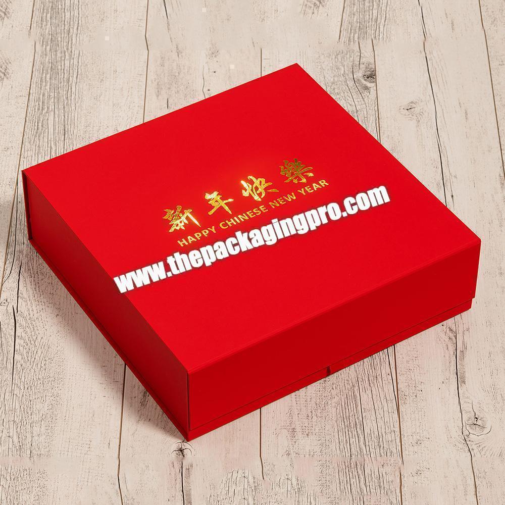 Custom Logo Magnetic Red Foldable Luxury Rigid Packaging Keepsake Hamper Gift Box For Happy New Year