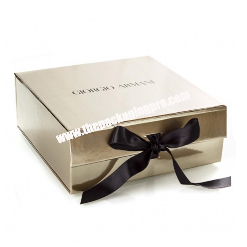 Custom Logo Luxury Metallic Gold Packaging Magnetic Folding Rigid Paper Hamper Gift Boxes With Ribbon Closure