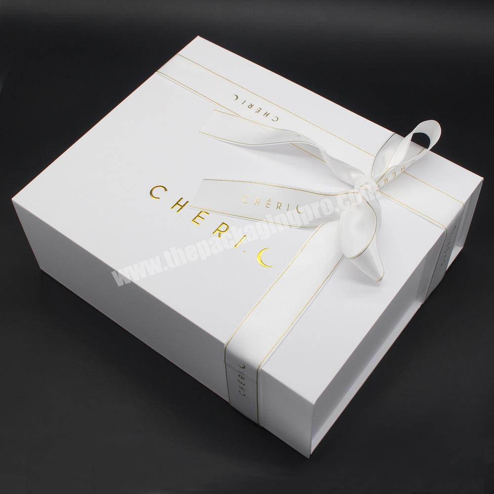 Custom Luxury Paper Cardboard Goft White Packaging Box scatole bomboniere  White Magnetic Gift Box With Ribbon