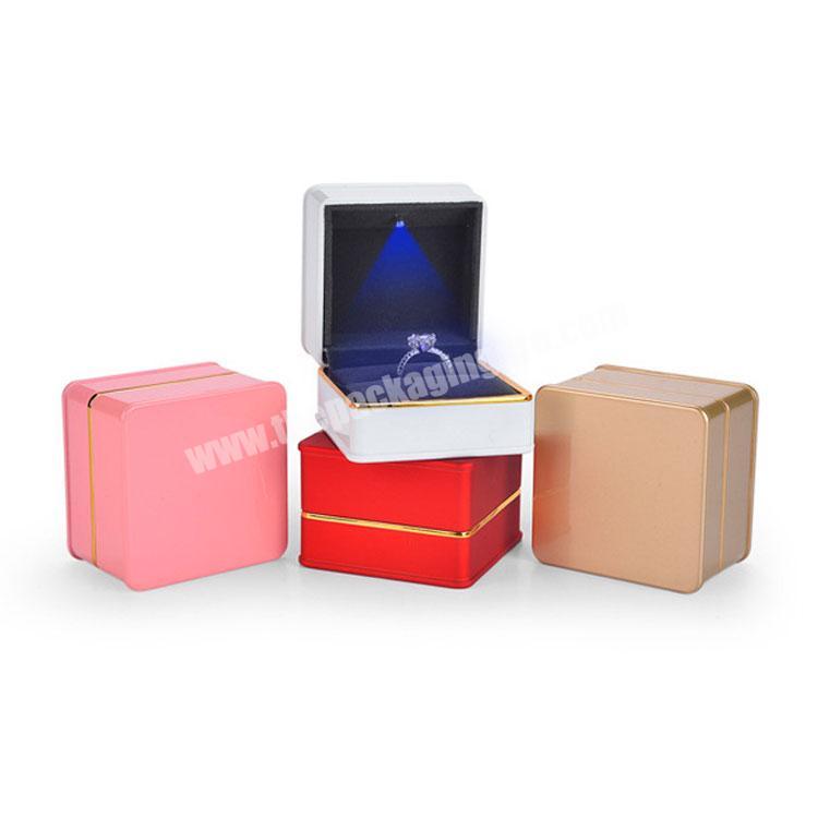 Eco-friendly Plastic Rubber Coating Pendant Ring Jewellery Display Ring Box with Led Light