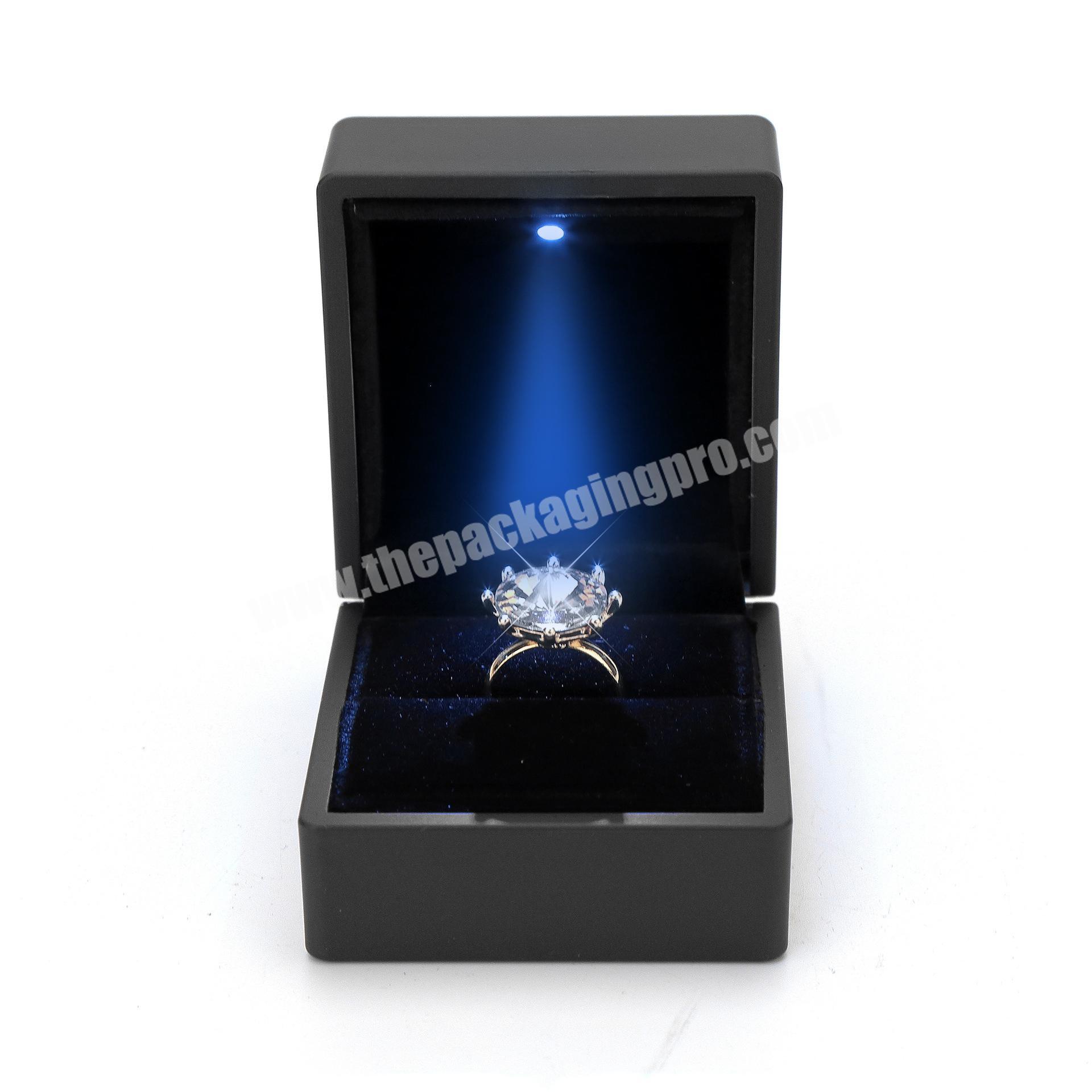 FORTE black lacquer logo silk screen luxury led jewellery package custom ring boxes jewelry box with lights