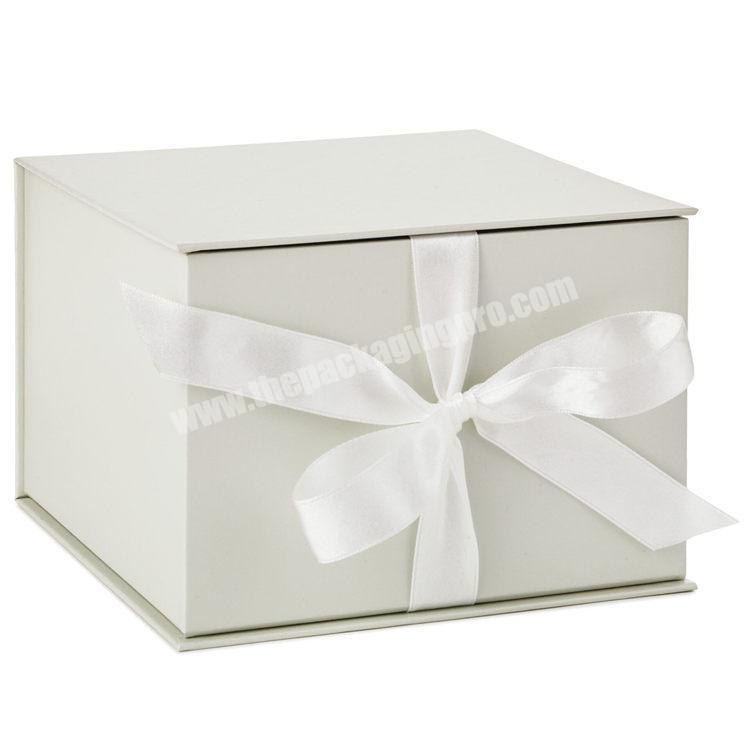 Happy Birthday Ready Made Green Premium Pu Gift Box With Handle