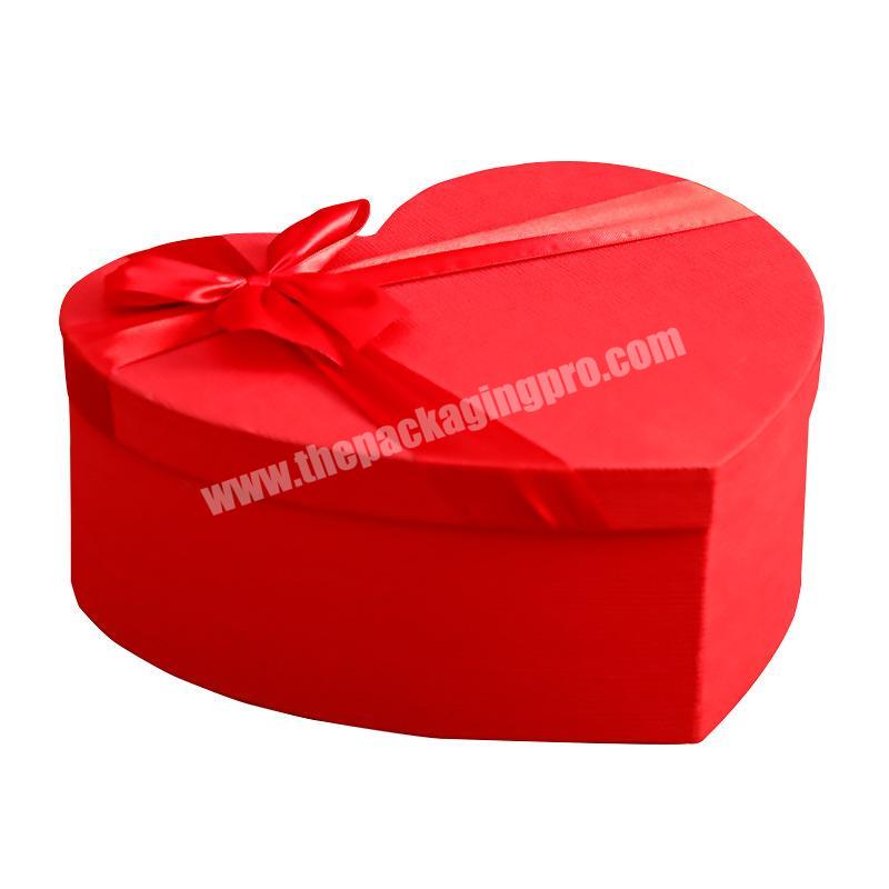 Heart-shaped gift storage box with hand gift box peach heart creative custom holiday use
