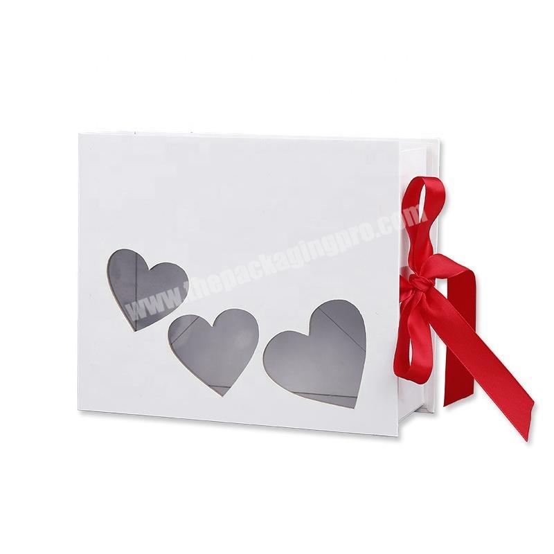 High Quality Paper Magnetic Box Gift Packaging Box with Heart Shape Window