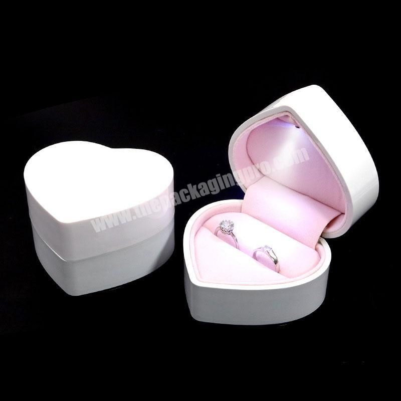 Led Light Plastic Vintage Heart Ring Box Wedding Gift Jewelry Box Packaging for Necklace heart velvet ring box