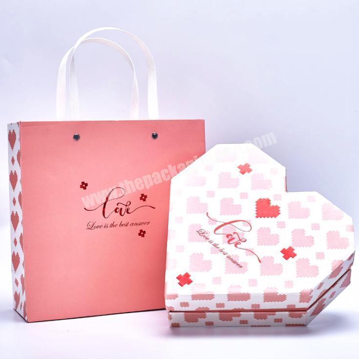 Luxury Fancy Design Clear Window Heart Shape Box With Handle for wholesale