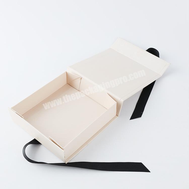 Custom Design Matte Black Large Rigid Paper Cardboard Gift Packaging Magnetic Folding Box