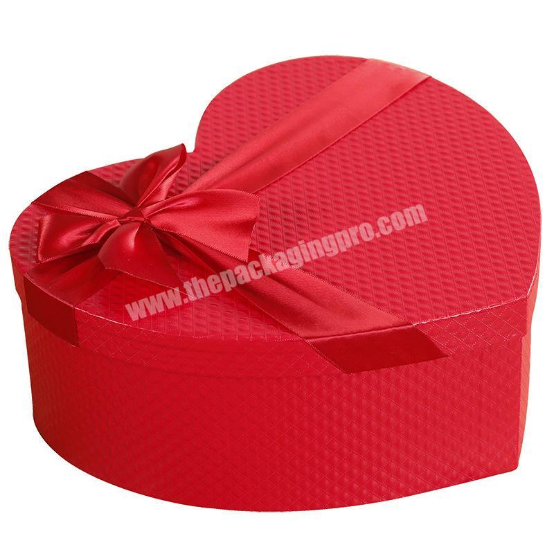 New Year's red heart-shaped new year's goods with souvenirs peach heart packaging creative custom gift box