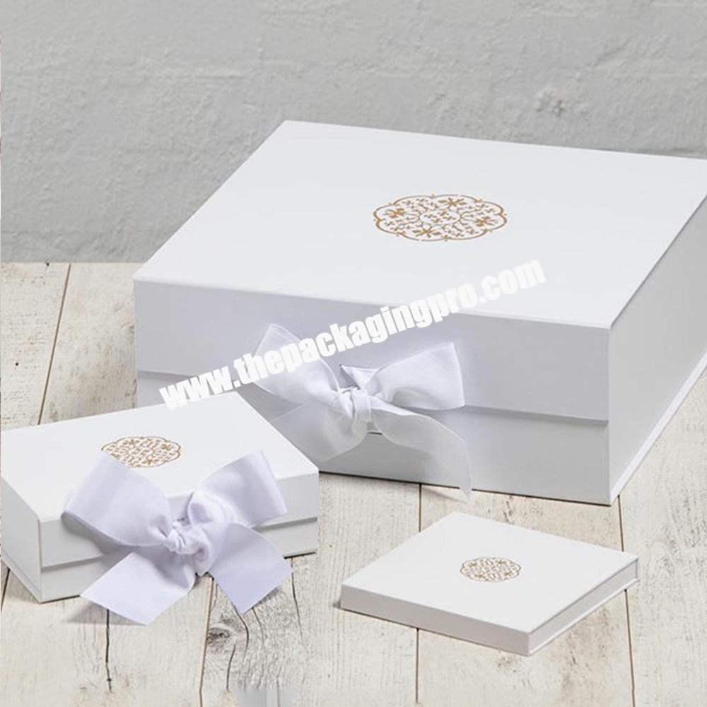 Personalized Logo Magnetic White Foldable Luxury Rigid Packaging Valentine's Day Gift Box