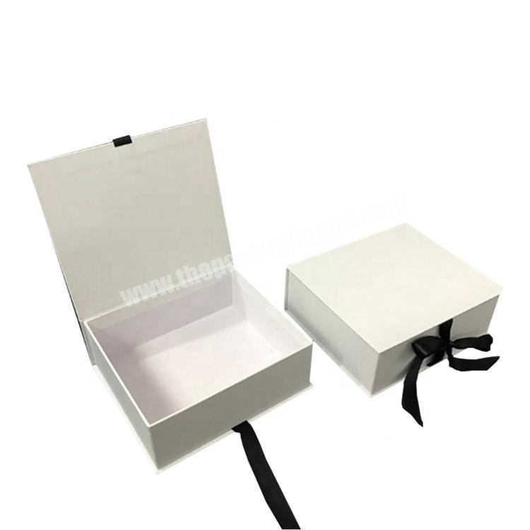 Simple Luxury Ivory White Printing Custom Magnet Close Cardboard Packaging Magnetic Box with Ribbon