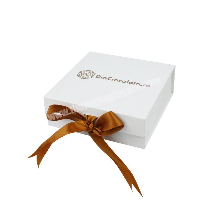 White Collapsible Box With Ribbon Closing Magnetic Boxes Gift Boxes Tissue Paper With Copper Foil Logo