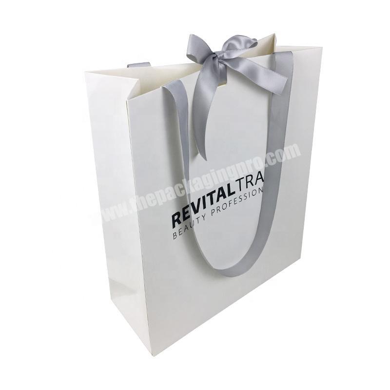Wholesale High Quality Paper Retail Shopping Bags Green Paper Bag Logo Simple Style Gift Paper Bag With Bow