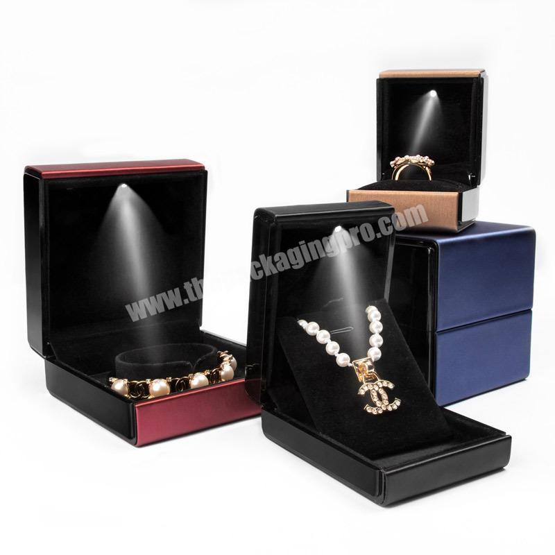 Wholesale leather led light display ring necklace jewelry gift packaging boxes ring earring bracelet display box with led