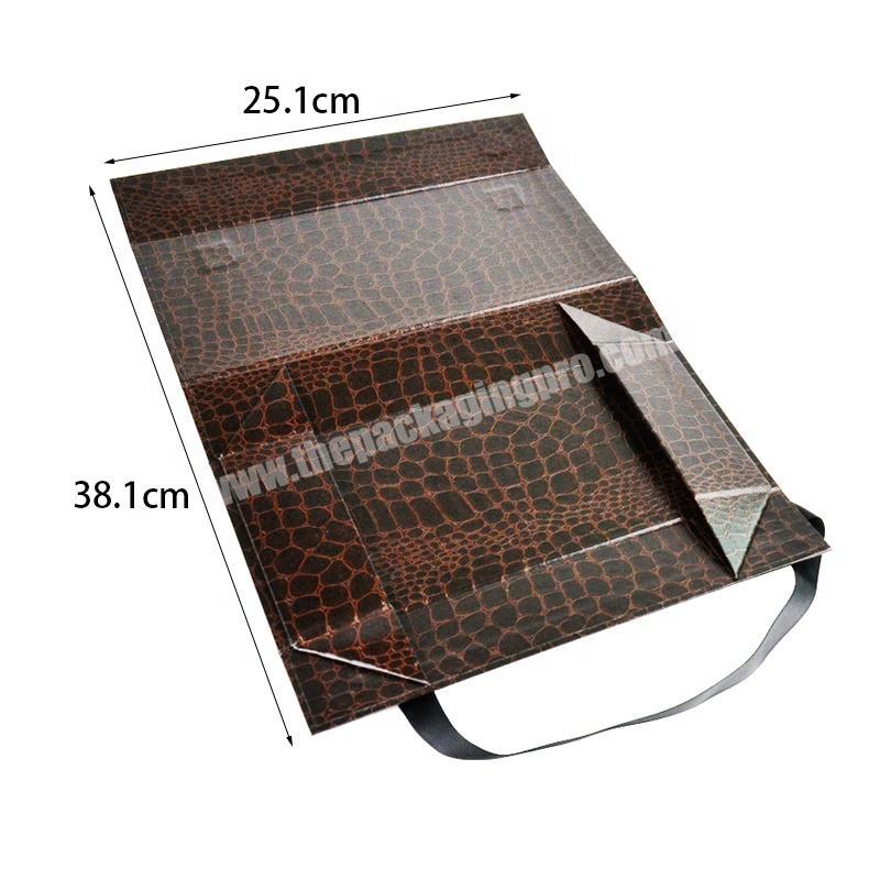2020 Chocolate packaging design delicate crocodile special paper hand-held magnet folding chocolate box