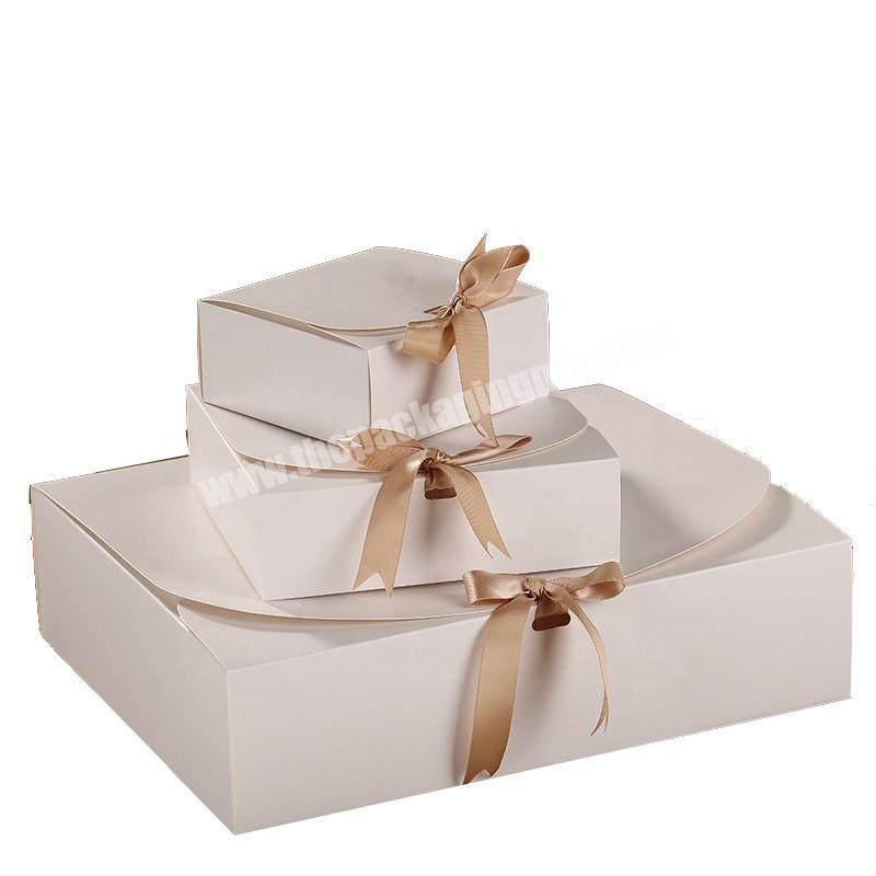 2020 Hot Sales Fashion Design foldable small luxury gift box with ribbon for candy