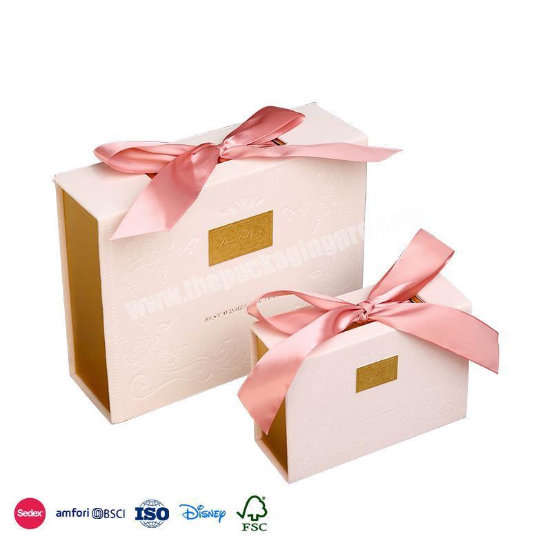 Best Quality And Low Price Luxury flannel material can be customized size regular style wedding guest box