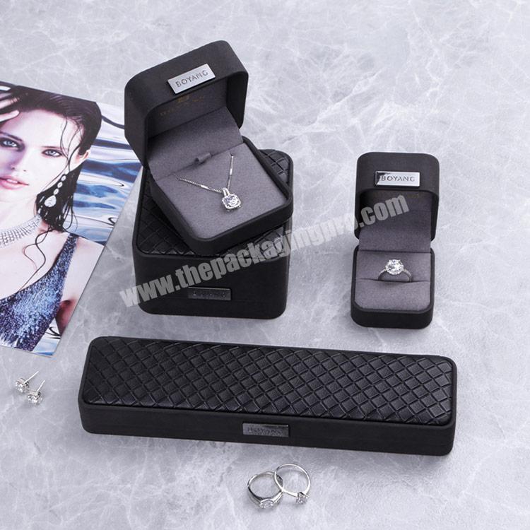 Boyang Custom Wholesale Luxury Black Flip PU Leather Jewelry Ring Box Packaging