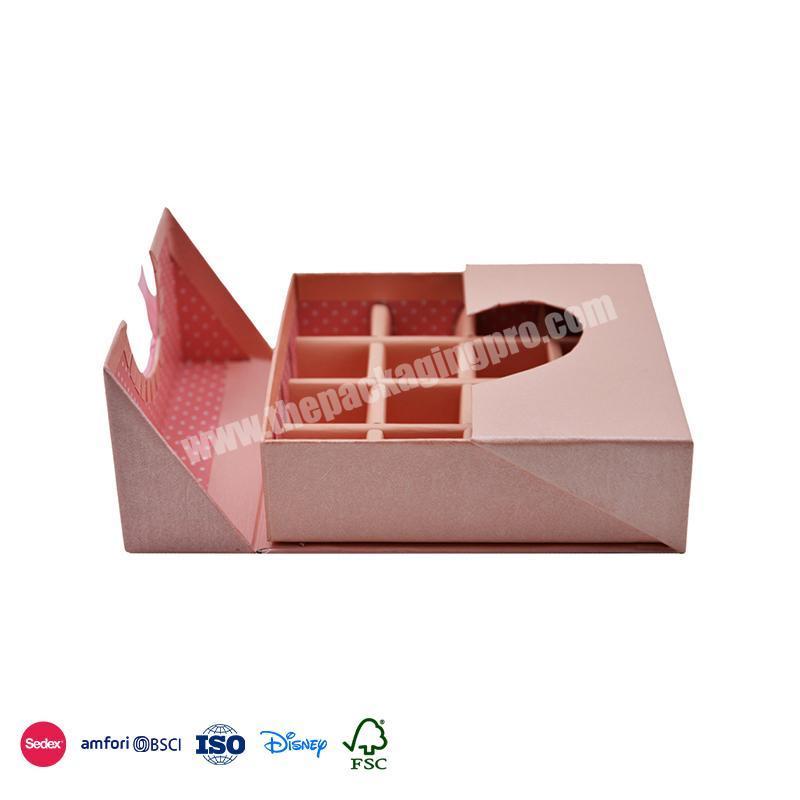 China Factory Seller Spot Pink romantic double-sided door with heart-shaped hollow design gift box chocolate