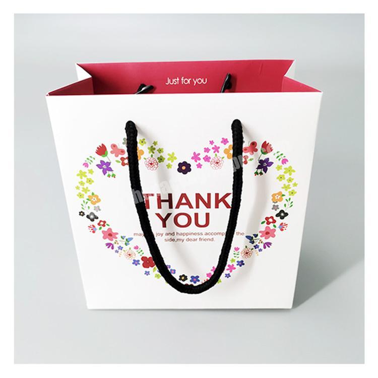 China Supplier Direct Sale Wedding Party Gift Paper Bags Small Christmas Gift Packaging Shopping Bags