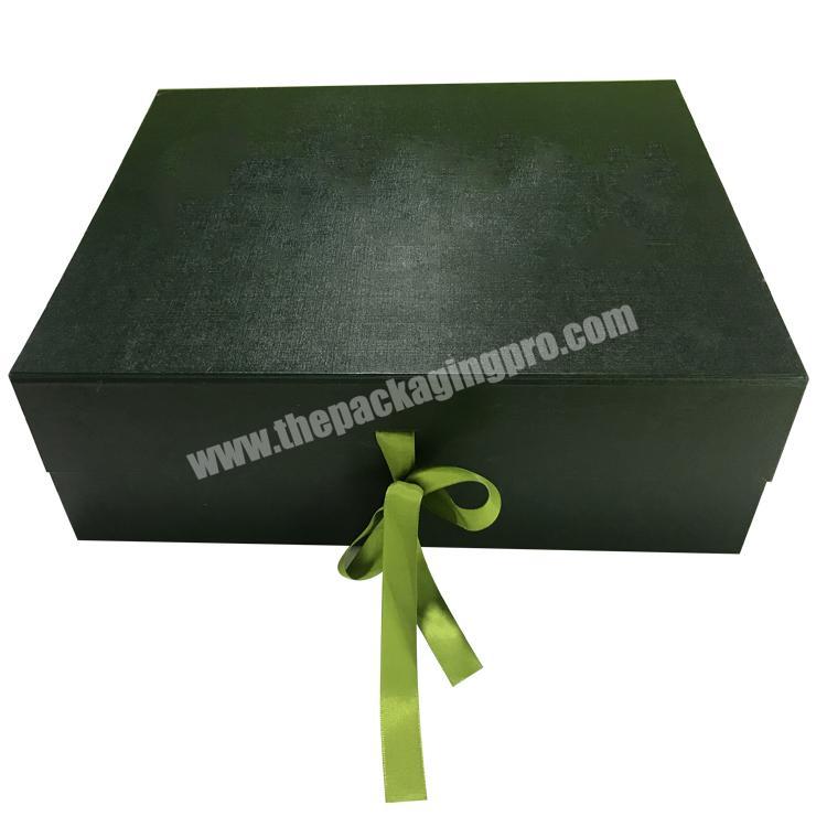 Clothes Luxury Paper Packaging Box with Ribbon Closure Magnet for Boxes