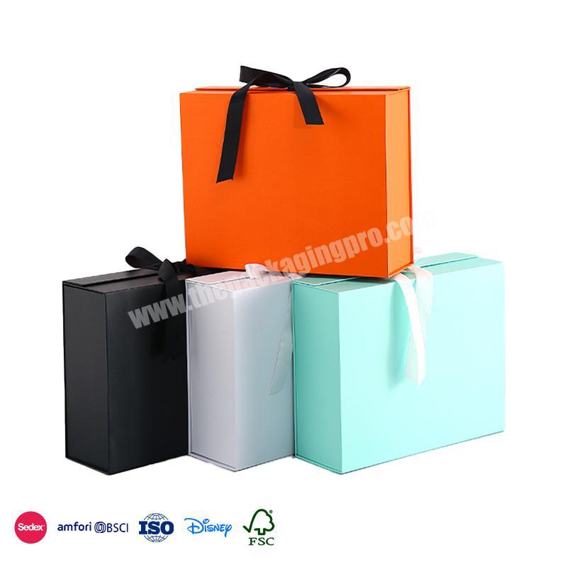 Comfortable New Design Colorful with ribbon folding cover magnetic closure packaging box paper for clothing