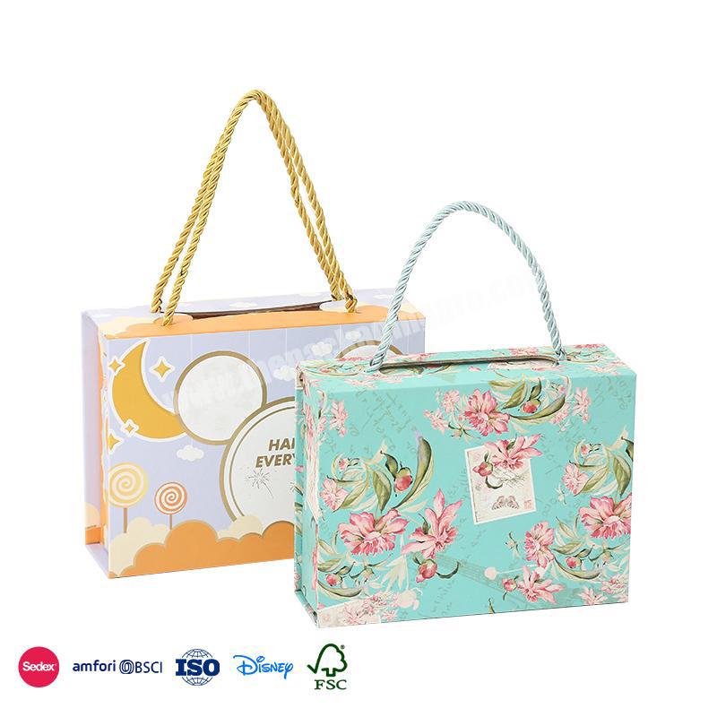 Comfortable New Design Cute and fresh design with sturdy bracelet clamshell rigid cardboard folding paper boxes