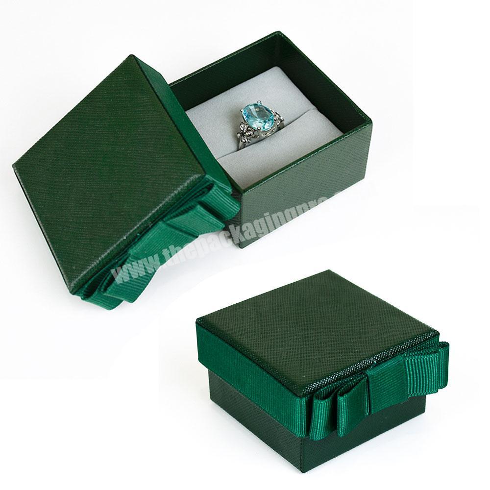 Custom Logo Luxury Designed Green Special Line Paper Square Women's Jewelry Ring Gift Box With Fabric Bowknot Soft Pillow