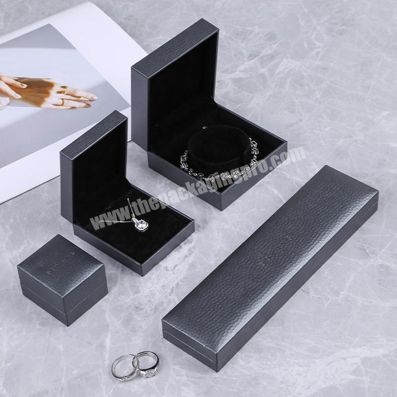 Factory Customized Logo Best Selling Luxury Packaging Plastic Clamshell Display Storage Jewelry Box Set