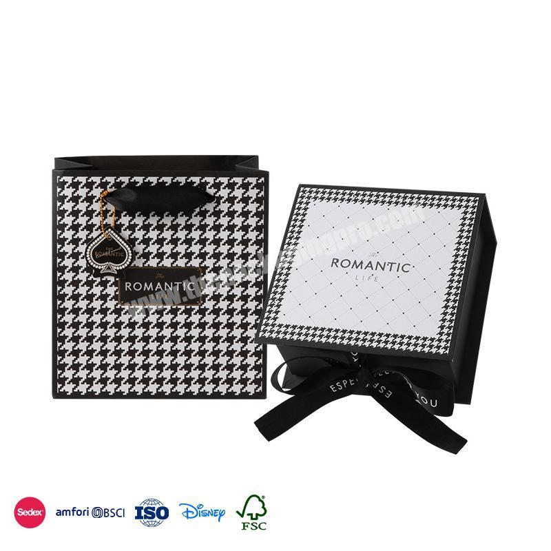 Factory Direct High Quality Low-key luxury romantic design in black and white wedding birthday square cake box