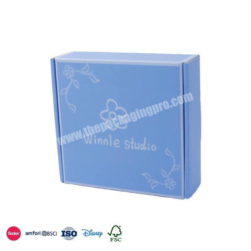 Factory Direct High Quality Sky blue with white flowers embellished with smooth surface wedding gift box
