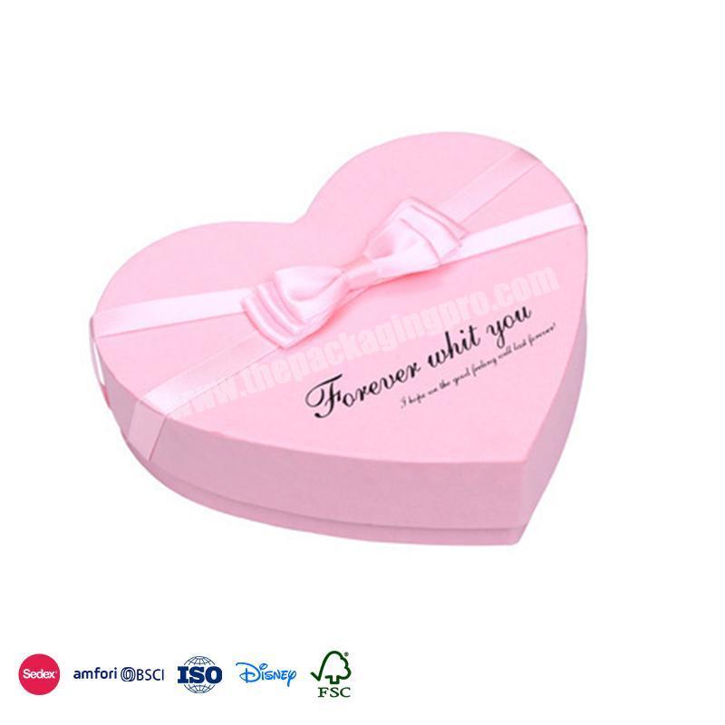 Factory Price Newest Spot goods Heart ribbon decoration with personalized logo wedding chocolate favor box