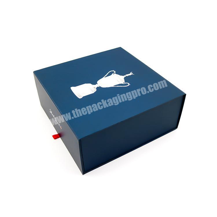 FocusBox custom foldable large paper gift box magnet closure magnetic shoe box