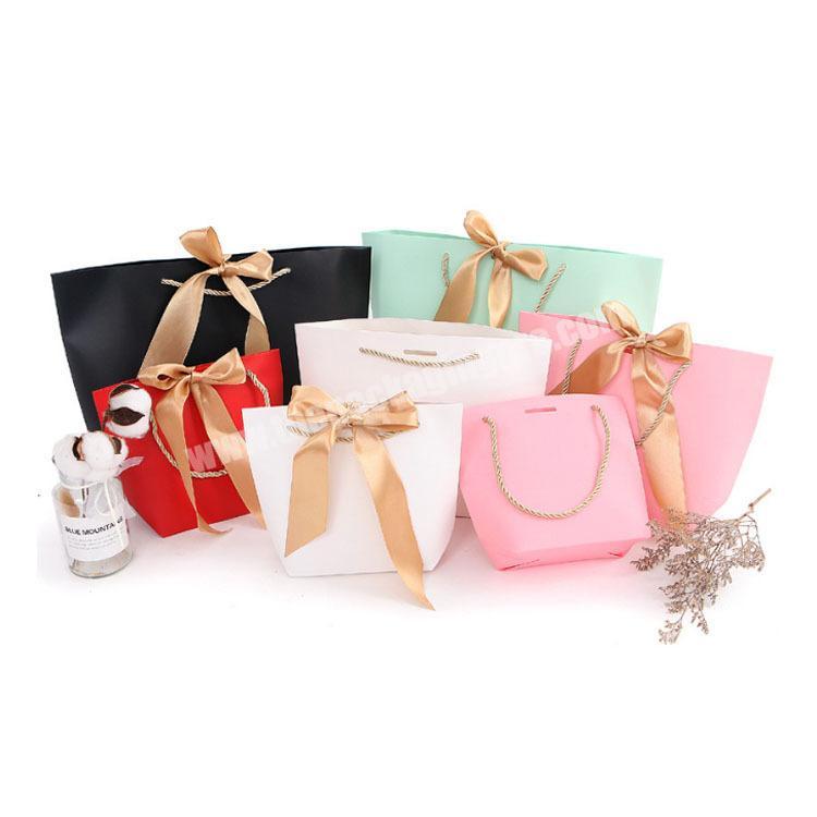Free Sample Bulk Custom Colorful Printed Gift Bags Carry Paper Bag Butterfly Fashion Luxury Gift Packaging Hot Stamping Accept