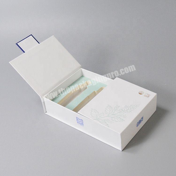 Magnet closure flip gift boxes for cosmetic and perfume bottles