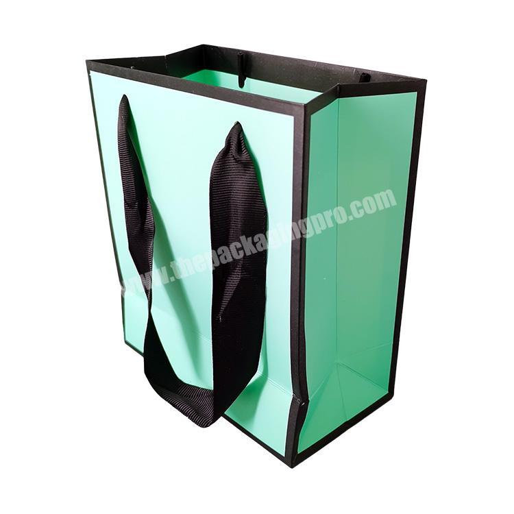 Manufacturer Low Price Custom Printed Eco-Friendly Paper Gift Bags Matte Green Paper Bag With Black Edge
