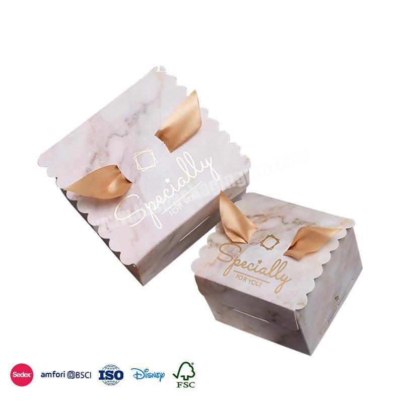Most Selling Products Custom Natural color small square with simple ribbon wedding sweets box for candy