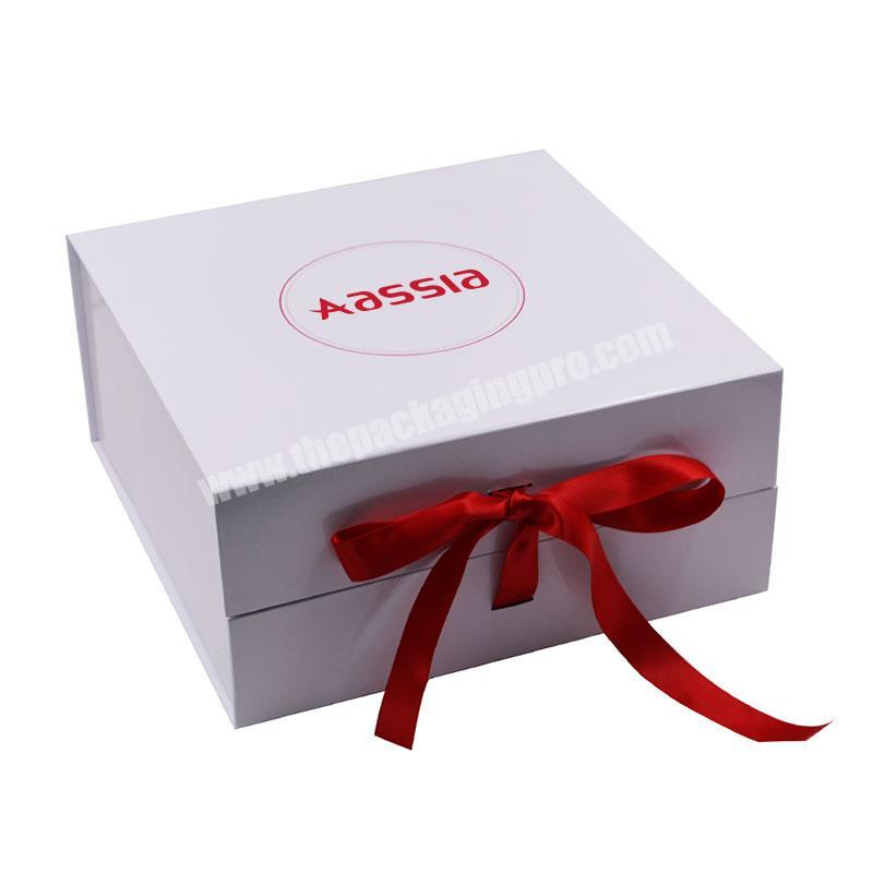 New Design Custom Logo Folding Magnetic Closure Gift Packaging Boxes With Silk Ribbon