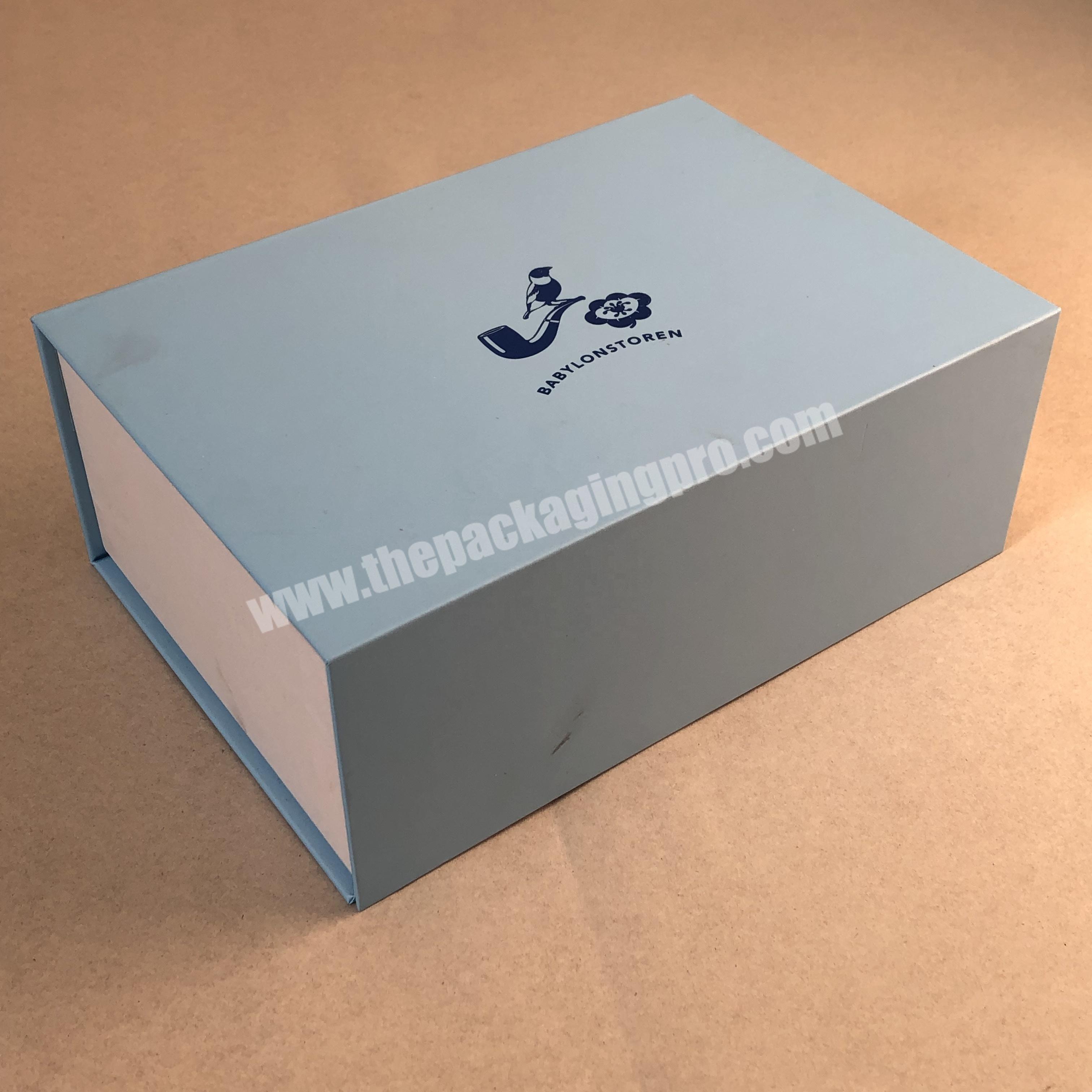 ODM design Cardboard box with magnet flap and foam insert