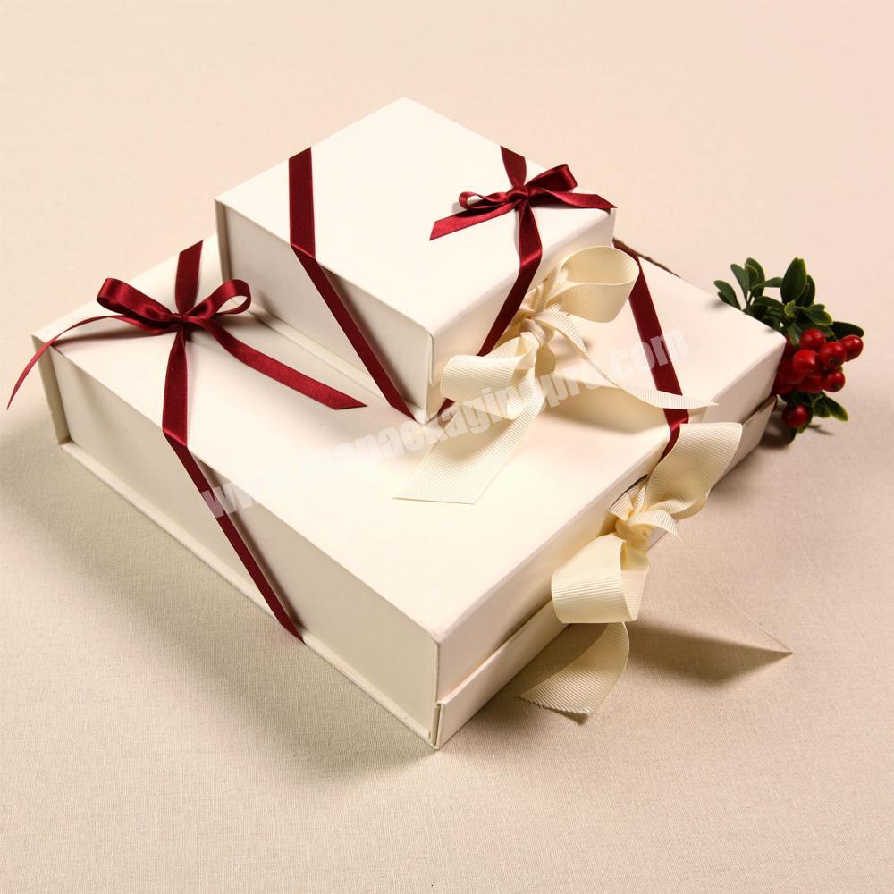 Personalized Logo Magnetic Gift Box with Ribbon Baby Christmas Gift Wrap Box Luxury Ivory White Clothing Shoe Magnetic Gift Box