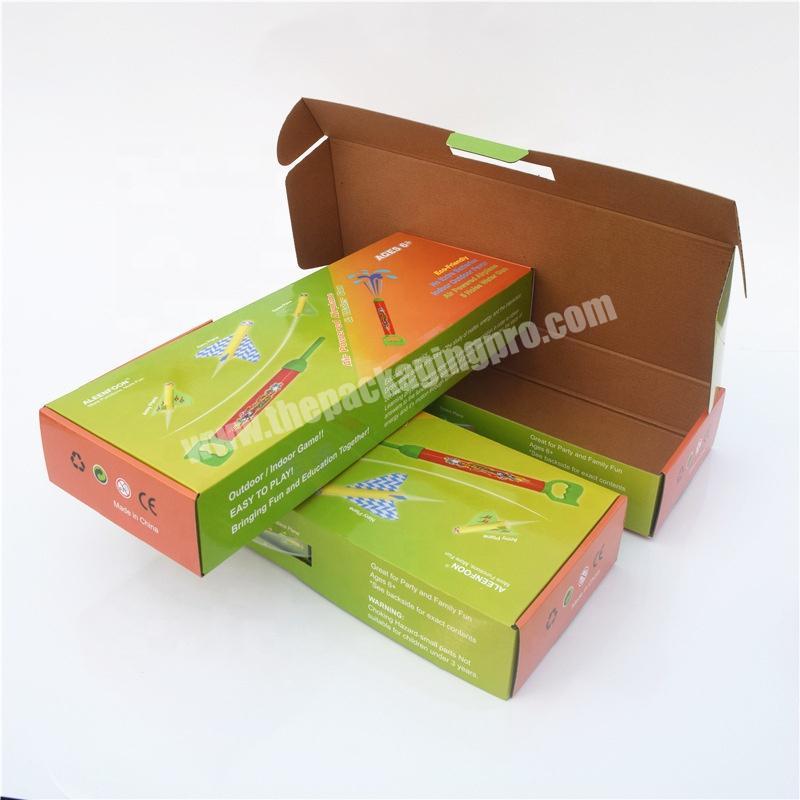 Recycled cardboard mailing boxes with handle for clothes