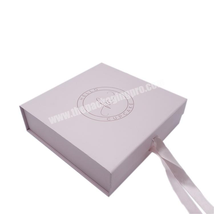 Large luxury custom foldable magnetic black white paper cardboard hamper gift box with ribbon