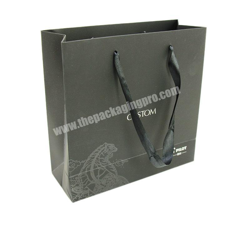 Manufacturer Wholesale Custom Print Logo Black Craft Gift Shopping Paper Bags with Handles