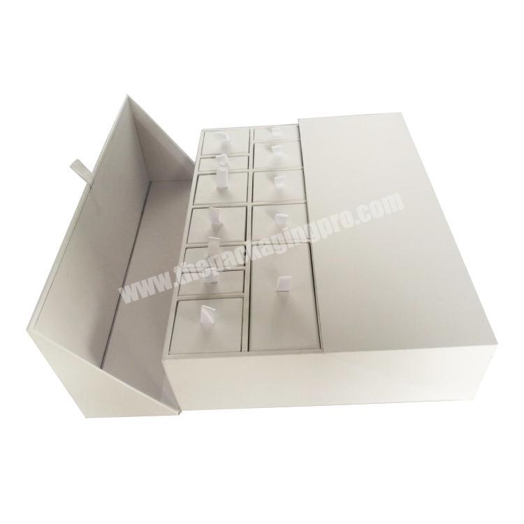 personalize New Stylish Factory Price Low MOQ Custom Made Wholesale Christmas Advent Calendar 24 Windows Gift Box