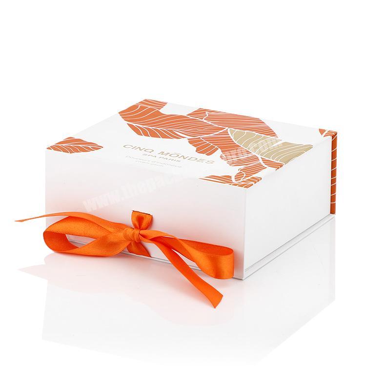 Unique printing design luxury white cardboard packaging gift box with ribbon