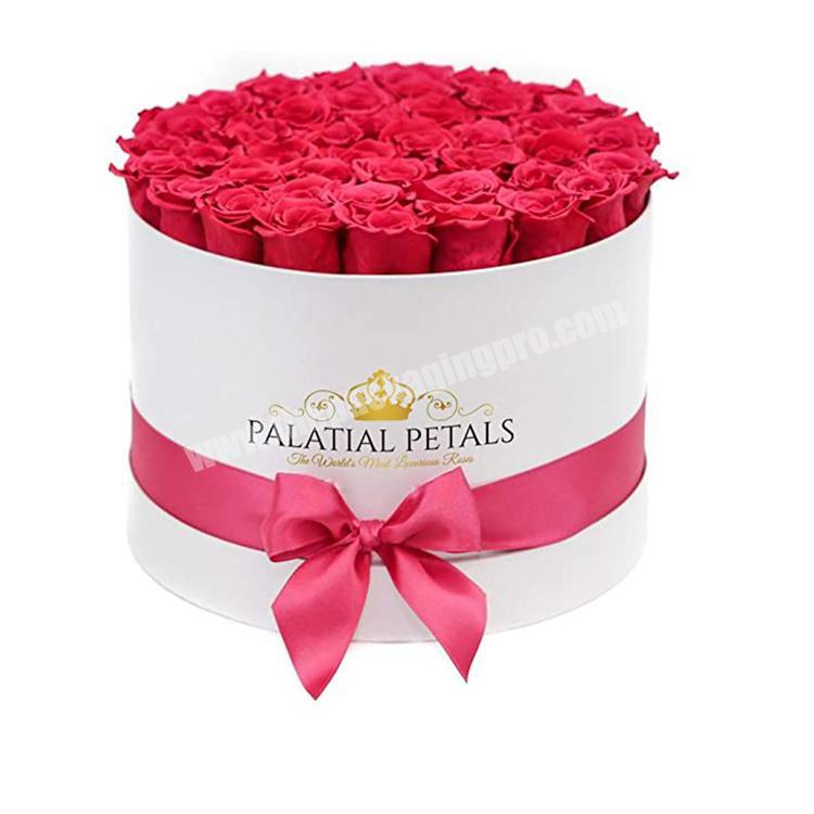 gift packaging boxes with preserved roses